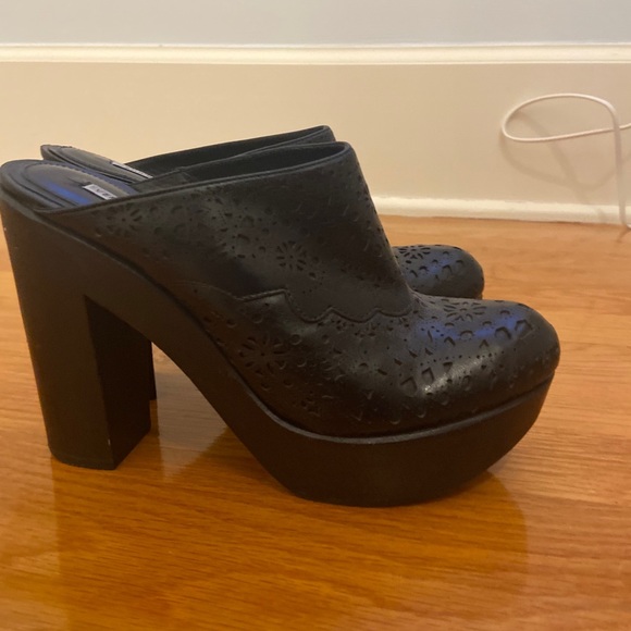 Vera Wang Lavender Label Shoes - Vera Wang Lavender high heal clog boot.